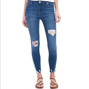 Free People Sharkbite Distressed Skinny crop Jeans SZ 26S